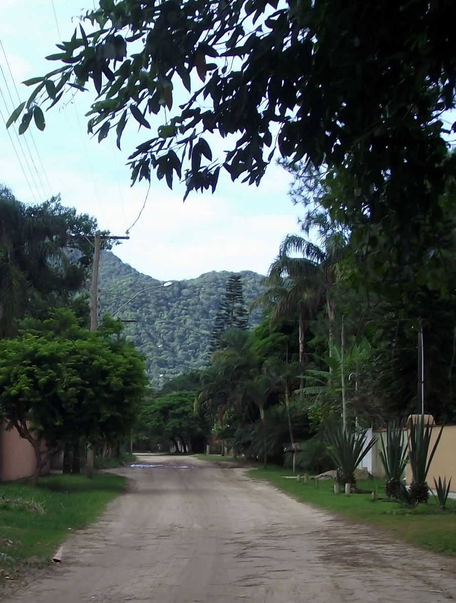 rua de terra no bairro garça vermelha