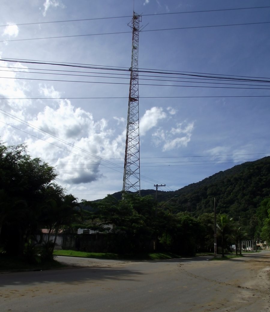 torre de transmissão